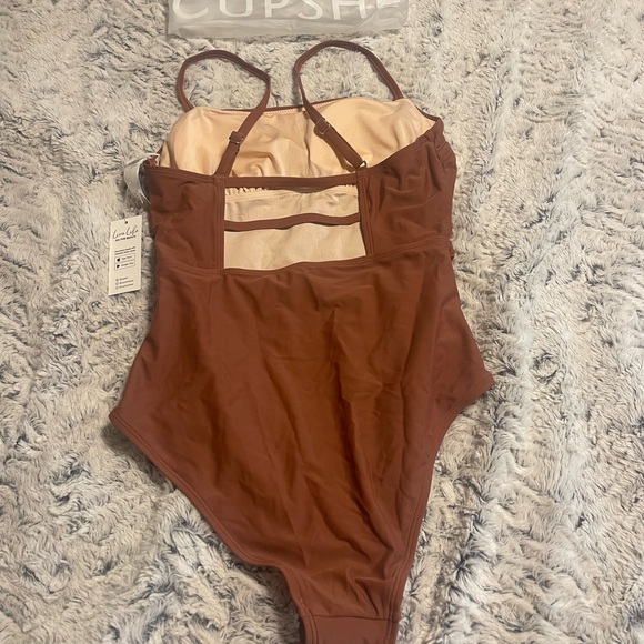Women Bathing Suits - Picture 10 of 11